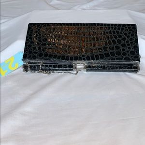 NWT FOREVER 21 Dark Green Croc Embossed Clutch.